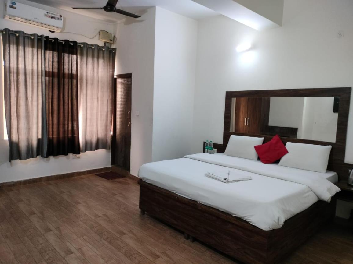 The Rejoice Hotel & Guesthouse Greater Noida Exteriör bild
