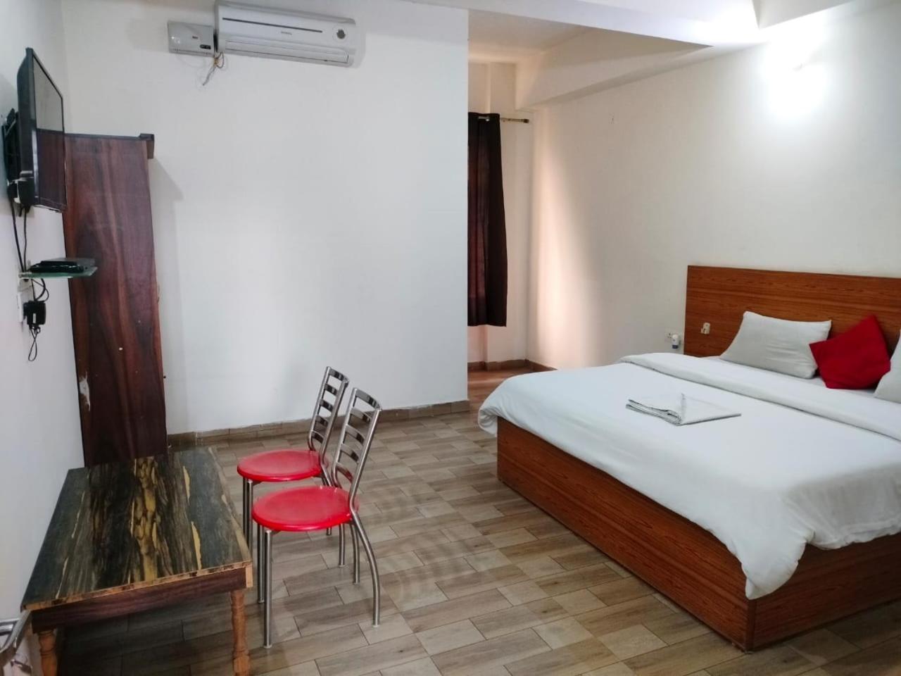 The Rejoice Hotel & Guesthouse Greater Noida Exteriör bild