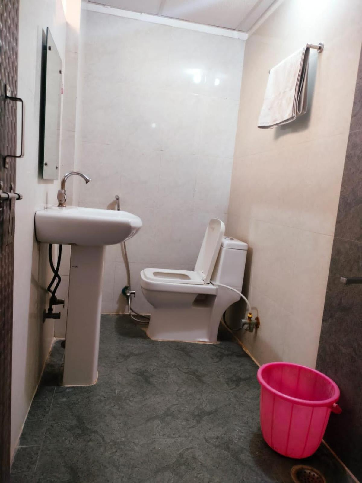 The Rejoice Hotel & Guesthouse Greater Noida Exteriör bild