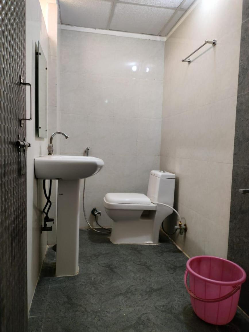 The Rejoice Hotel & Guesthouse Greater Noida Exteriör bild